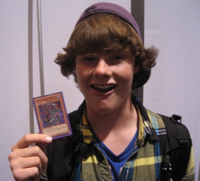 Even with only 1 Black Whirlwind, Blackwing Decks can run through their cards like its their job. Digging for Delta Crow - Anti Reverse with Pot of Duality and Cards for Black Feathers makes it easier for Blackwing Duelists to beat anyone who Sets 4 Spell and Trap Cards and expects to win.