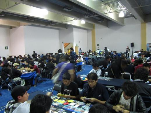 This picture was taken at the end of Round 4. Only about 20 Duelists had dropped at this point. Everybodoy wanted to keep playing!