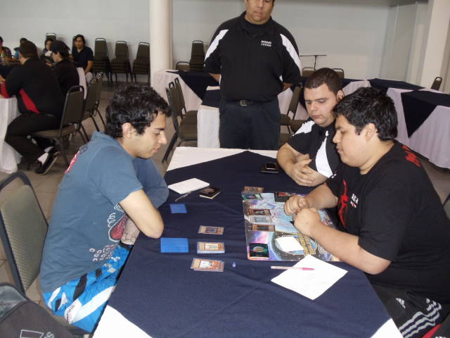Munoz (left) vs Velarde (right)