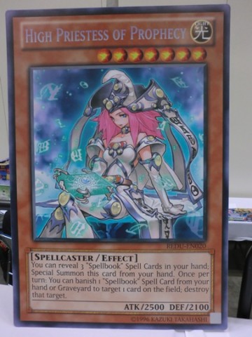 Giant Card High Priestess of Prophecy
