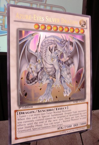 Azure-Eyes Silver Dragon