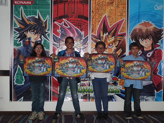 Ganadores_Drago_Duel_-_Premiacion_-_Play_Mat_DECK_BOX-sm