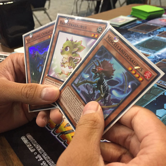 R4D1HandShot